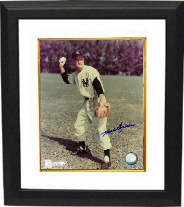 Picture of RDB Holdings & Consulting CTBL-BW16606 8 x 10 Hank Bauer Signed New York Yankees Photo Frame&#44; Deceased - Throwing