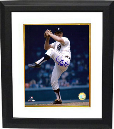 Picture of RDB Holdings & Consulting CTBL-BW17705 8 x 10 Denny McLain signed Detroit Tigers Photo Frame&#44; Leg Up - Blue Signature