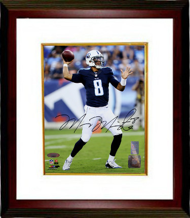 Picture of Athlon Sports CTBL-MW22033 Marcus Mariota Signed Tennessee Titans 8 x 10 Photo Custom Framed No.8 - Navy Jersey - Mariota & Tri-Star Holograms