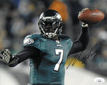 CTBL-J21933 8 x 10 in. Michael Vick Signed Philadelphia Eagles Horizontal Photo - JSA Hologram