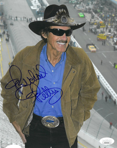CTBL-022964 8 x 10 in. Richard Petty Signed NASCAR Photo, JSA Hologram No. DD39242 - Brown Jacket