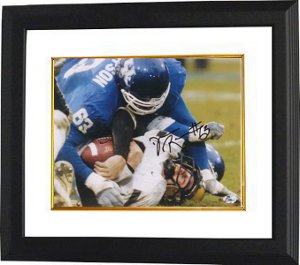 CTBL-BW132 Dewayne Robertson Signed Kentucky Wildcats 8 x 10 Photo Custom Framed
