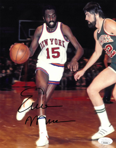 CTBL-J22436 Earl Monroe Signed New York Knicks 8 x 10 in. Photo- JSA Hologram Black Sig vs Bucks