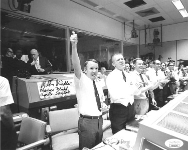 CTBL-025644 Milton Windler Signed Apollo 13 Flight Director B&W 8 x 10 in. Photo Maroon Flight Apollo-Skylab Ding - JSA Hologram No.EE63179