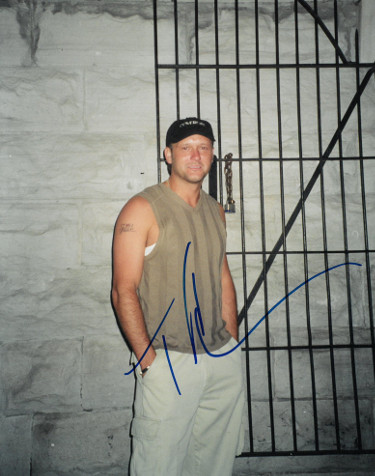 Picture of Athlon Sports CTBL-026345 Tim McGraw Signed 8 x 10 in. Photo - JSA Hologram No.CC08092 - Country Music