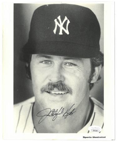 Picture of Athlon Sports CTBL-027287 Jim Catfish Hunter Signed Rare Vintage Sports Illustrated B&W 8 x 10 in. Photo Imperfections - JSA No.EE41559 - New York Yankees