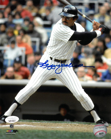 Picture of Athlon Sports CTBL-028107 Reggie Jackson Signed New York Yankees 8 x 10 in. Color Photo - JSA Witnessed-Batting
