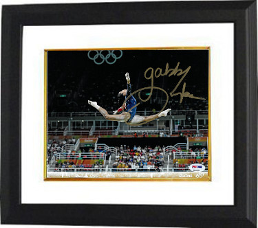 CTBL-BW28031 Gabby Douglas Signed 2016 Rio Olympics Gymnastic 8 x 10 in. Photo Custom Framing - PSA ITP - Team USA & Gold Medalist