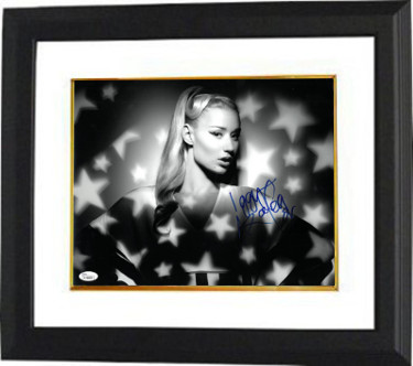 CTBL-BW28953 Iggy Azalea Signed B&W 11 x 14 in. Photo Custom Framing - JSA No.L79905