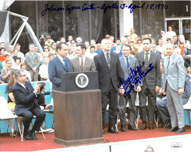 CTBL-025634 Gerald Gerry Griffin Signed Apollo 13 Flight Director Color 8 x 10 in. Photo Johnson Space Center - JSA Hologram No.EE63194