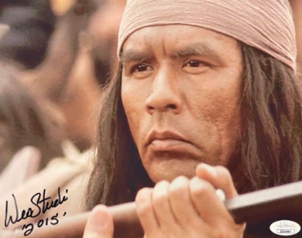 CTBL-025671 8 x 10 in. Wes Studi Signed Geronimo Vintage 2015 - JSA No. EE63203 Last of the Mohicans Autograph Photo -  Athlon Sports, CTBL_025671