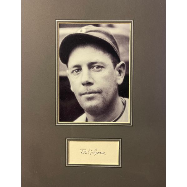 CTBL-031245 5 x 7 in. Ted Lyons Signed 3 x 5 in. Cut signature with Chicago White Sox B&W Photo, Matted - Beckett Review