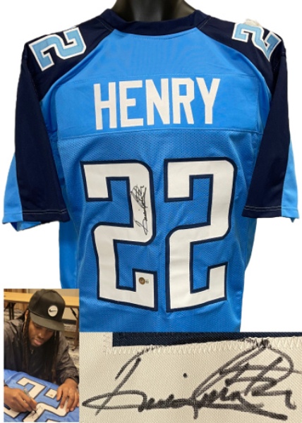 CTBL-035024 Derrick Henry Signed Tennessee 2016-17 TB Light Blue Custom Stitched Pro Style Football Jersey No.22 - Extra Large - Beckett Witnessed