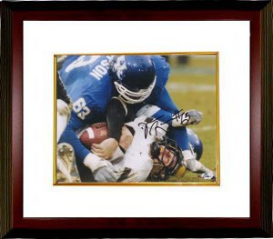 CTBL-MW132 Dewayne Robertson Signed Kentucky Wildcats 8 x 10 Photo Custom Framed