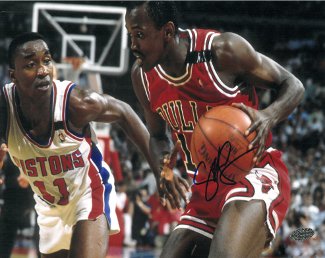 Picture of Athlon CTBL-014002 Craig Hodges Signed Chicago Bulls Photo vs Detroit Pistons - 3 x 3 Point Shooting Contest Winner - 8 x 10
