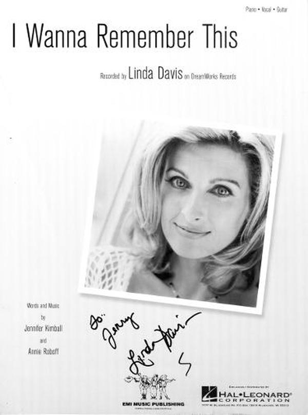 CTBL-030486 Linda Davis Signed 1998 I Wanna Remember This 9 x 12 in. Sheet Music Book - COA