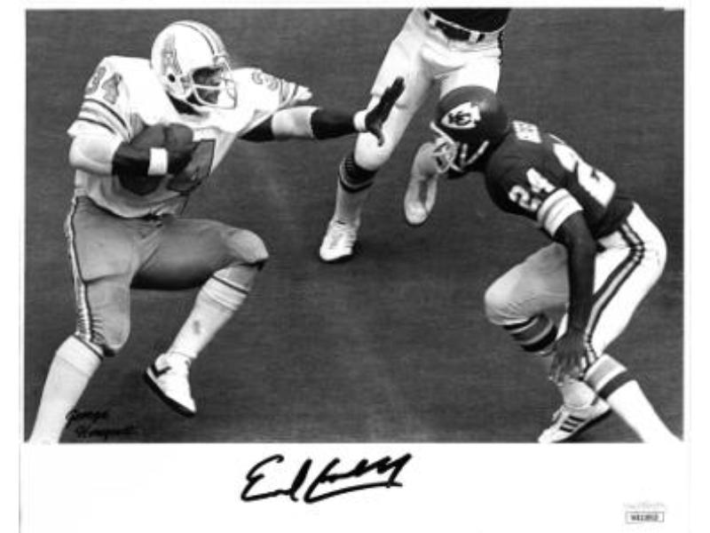CTBL-038431 Earl Campbell Signed Houston Oilers Vintage B&W 8 x 10 in. Photo - JSA Witnessed No.WB118920