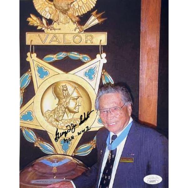 Picture of RDB Holdings & Consulting CTBL-034117 George Taro Joe Sakato Signed WWII Vintage 8 x 10 in. Photo - JSA No.AC92773 - Medal of Honor