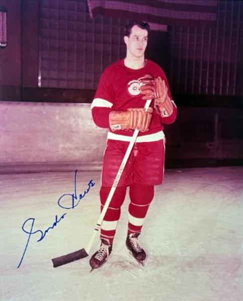 Picture of RDB Holdings & Consulting CTBL-042744 Gordie Howe Signed Detroit Red Wings NHL Licensed Imperfect 8 x 10 in. Photo - Ken Goldin&#44; The Score Board&#44; COA