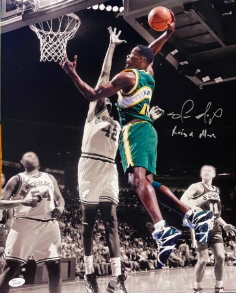 CTBL-042402 Shawn Kemp Signed Seattle SuperSonics Spotlight 16 x 20 in. Photo with Reign Man - JSA Witnessed