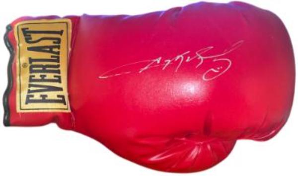 CTBL-042668 Sugar Ray Leonard Signed Everlast Left Red 14 oz Beckett Review with Prince Of Cards & Darren Prince Boxing Glove - Yellow Label