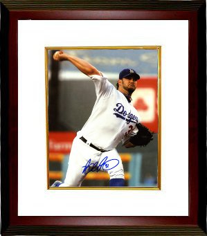 CTBL-MW3119 Brad Penny Signed Los Angeles Dodgers Photo Custom Framed - 8 x 10