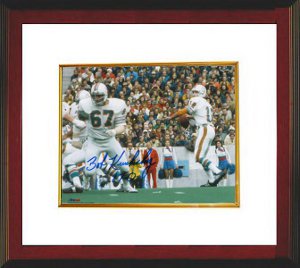 CTBL-WW7156 Bob Kuechenberg Signed Miami Dolphins 8 x 10 Photo Custom Framed 17-0