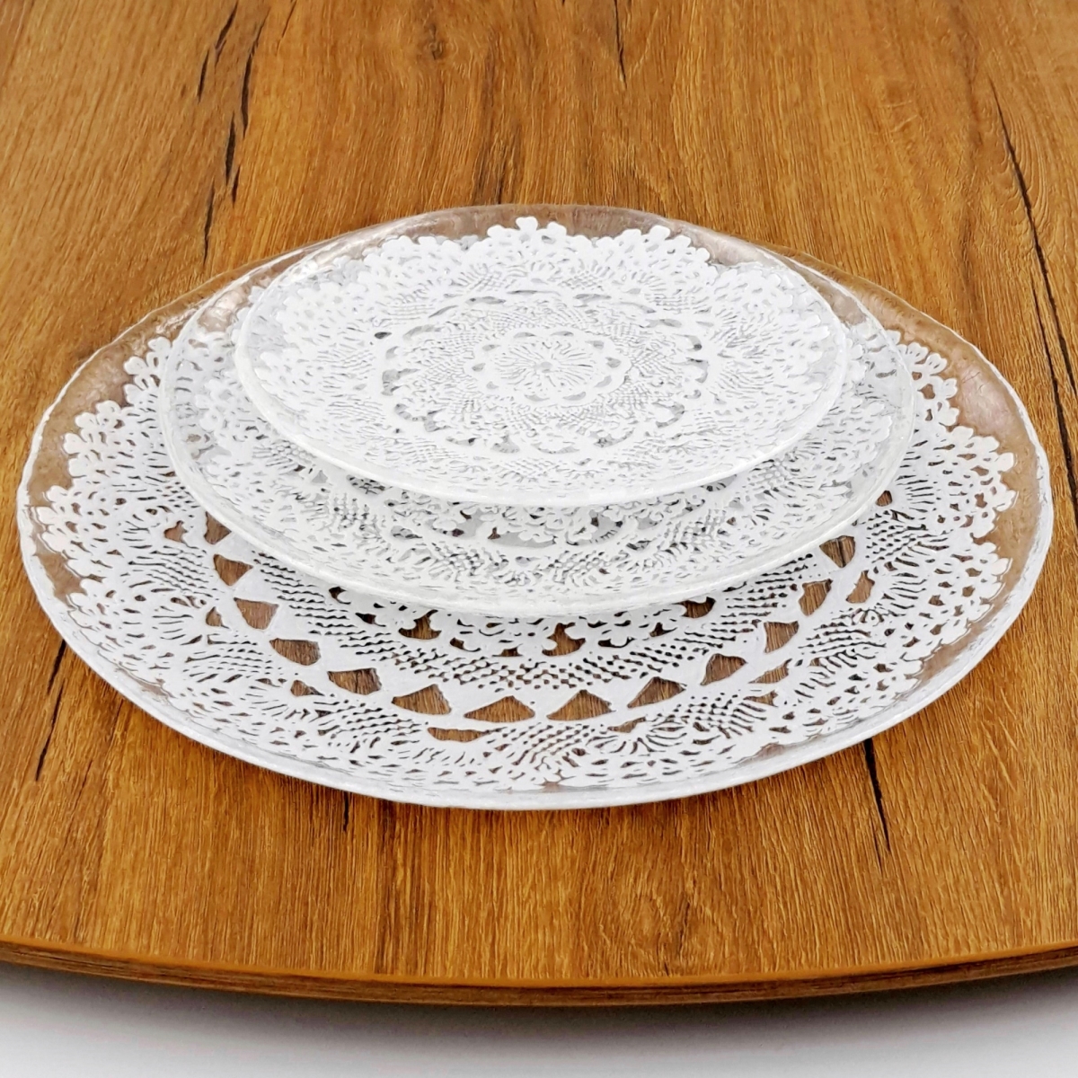 Picture of Red Pomegranate Collection 7054-0 Lille Dinner Plate Set - 12 Piece