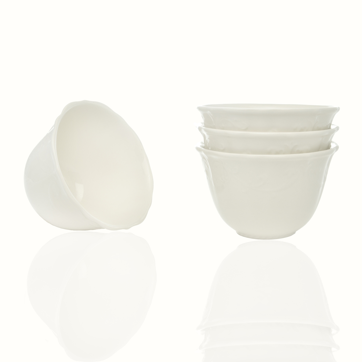 Picture of Red Vanilla FQ900-410 18 oz Country Estate White Fruit Bowls - 5 in. - Set of 4