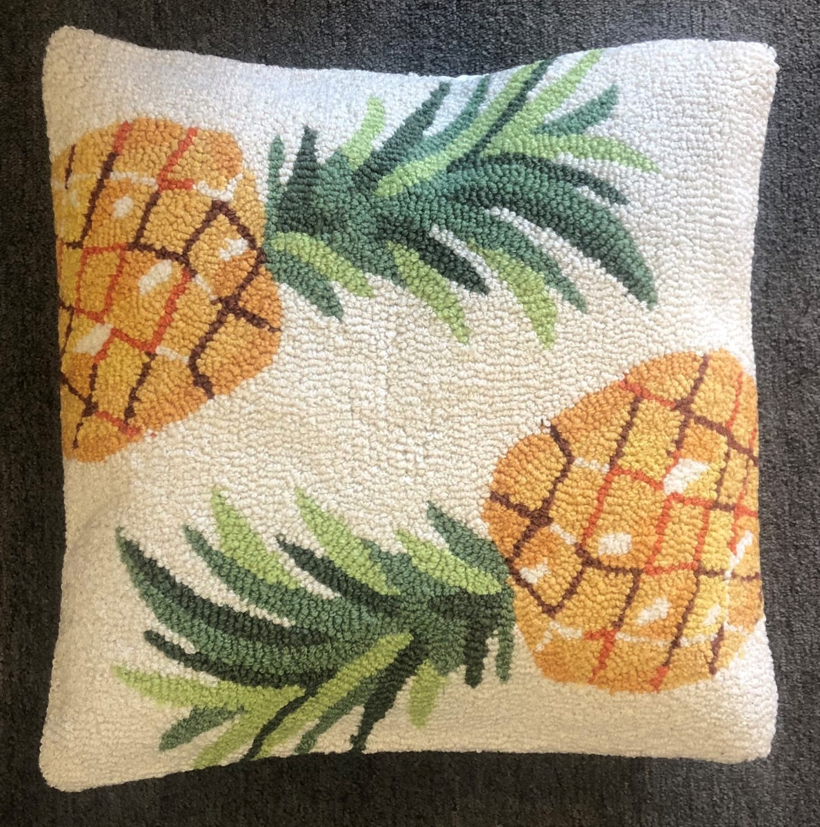 26240P Pineapple Toss Ivory Pillow Size 18'X18'PILLOW