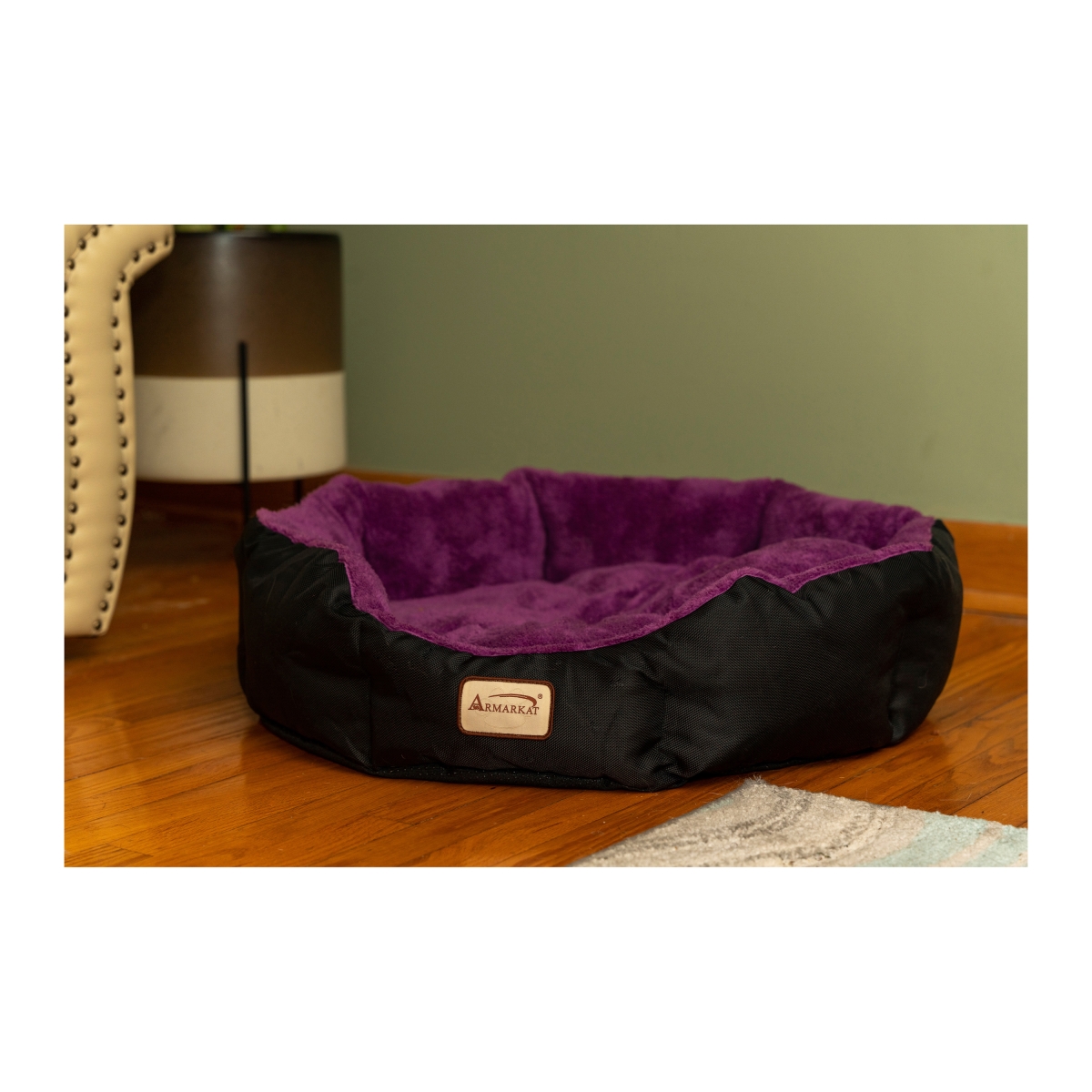 Picture of Armarkat C101HNH-ZH Large Soft Cat Bed&#44; Purple & Black