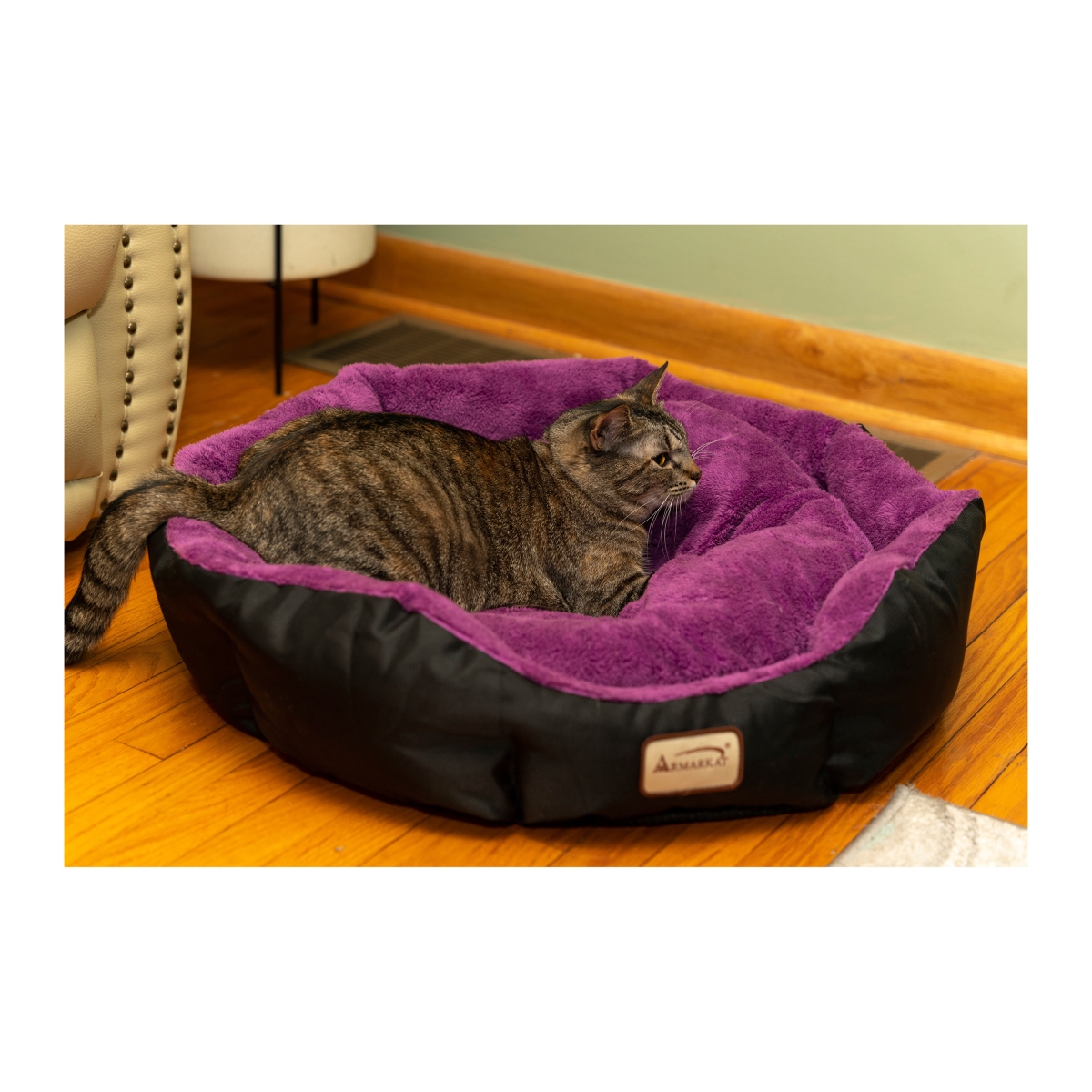 Picture of Armarkat C101HNH-ZH Large Soft Cat Bed&#44; Purple & Black