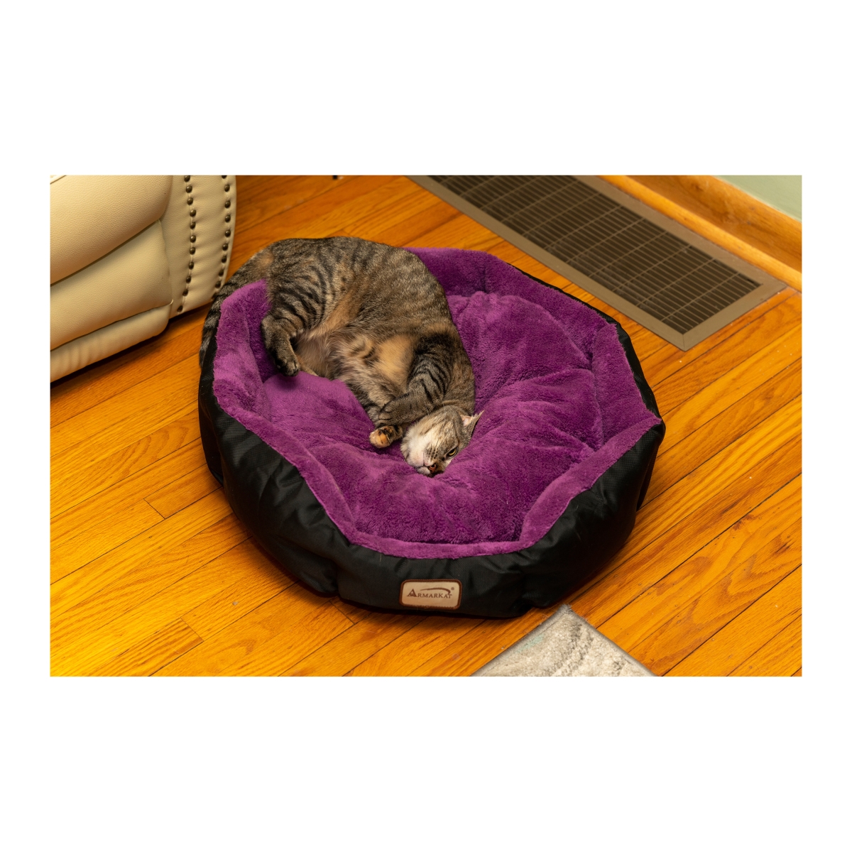 Picture of Armarkat C101HNH-ZH Large Soft Cat Bed&#44; Purple & Black