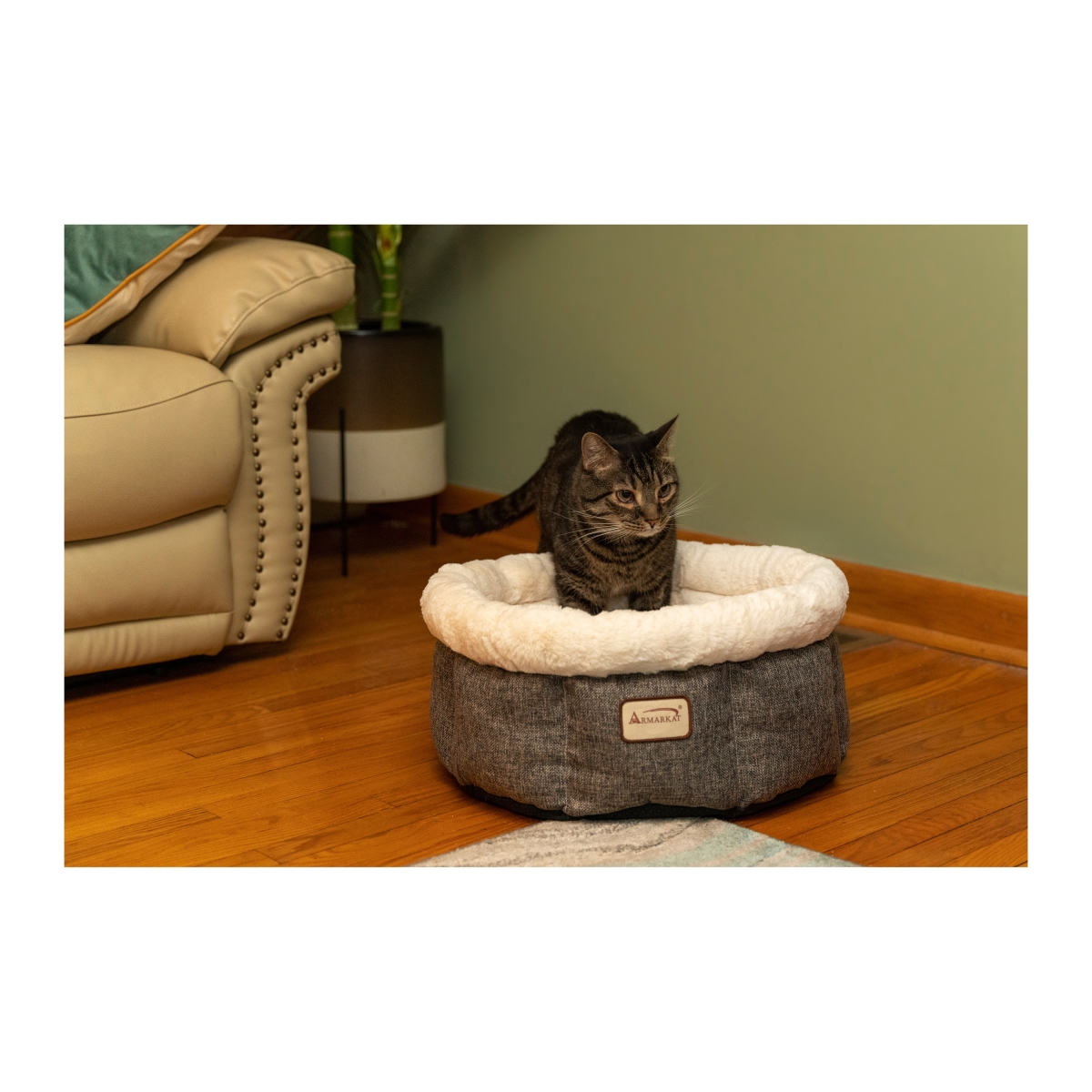 Picture of Armarkat C105HHS-MB Cozy Cat Bed&#44; Beige & Grey