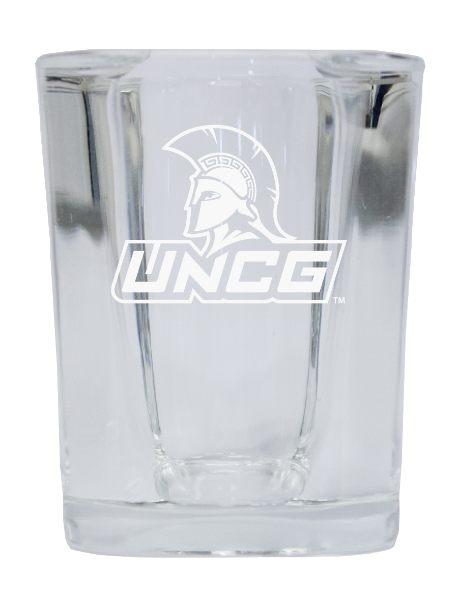Picture of R & R Imports SGSE2-C-UNCG20 North Carolina Greensboro Spartans 2 oz Square Shot Glass Laser Etched Logo Design - Pack of 2
