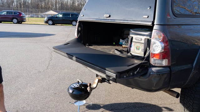 EE020606 18 x 58 x 0.62 in. Tailgate Mat