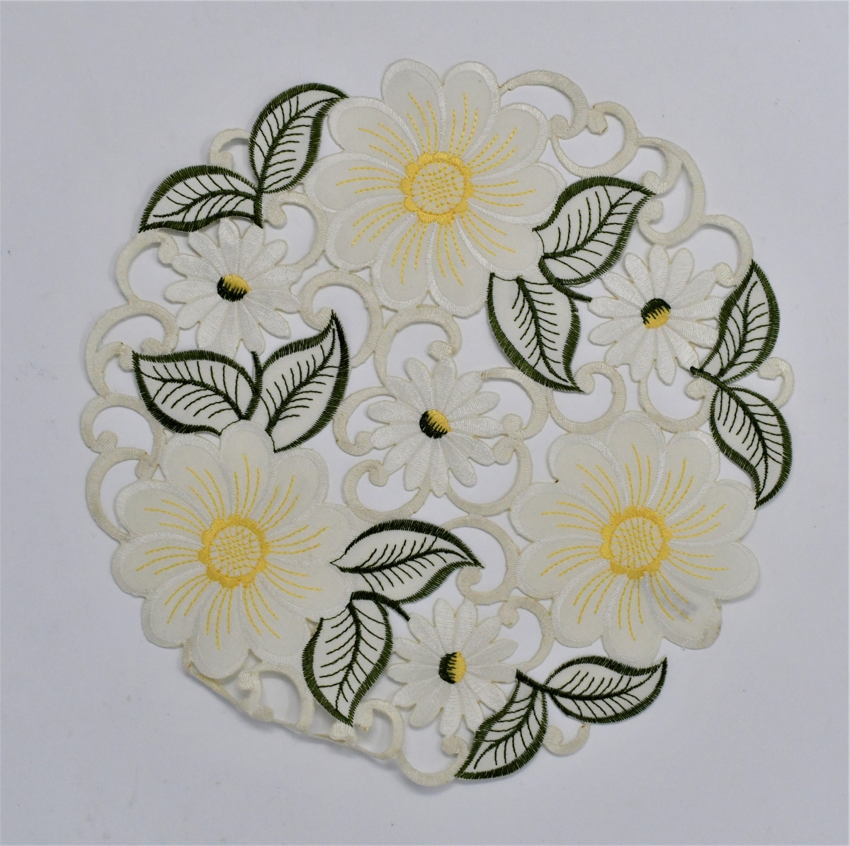 Picture of Sinobrite H0997-012 12 in. Yellow Daisy & Green Leaves Doily