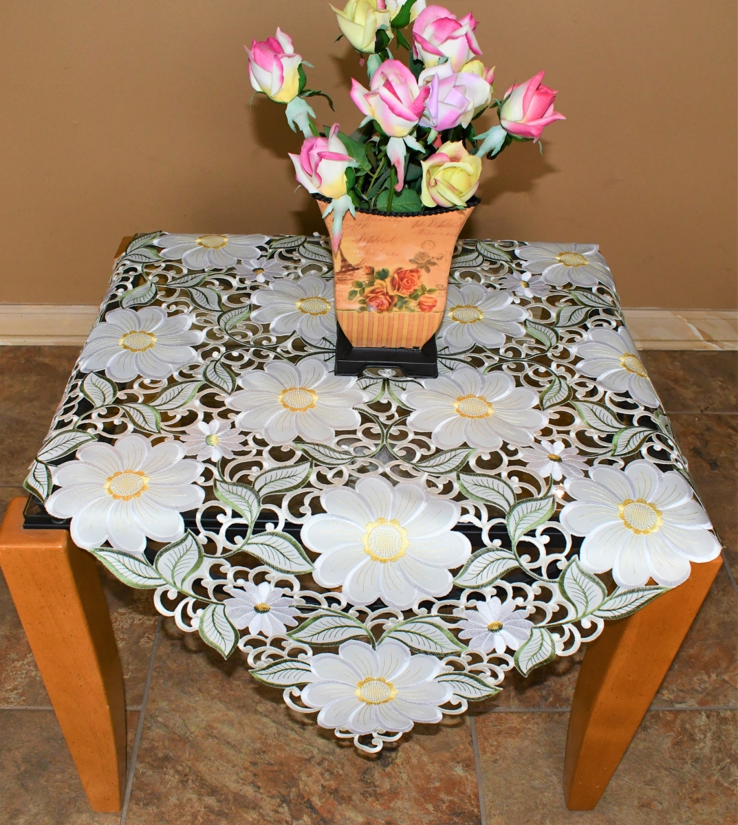 Picture of Sinobrite H0997-34x34SQ 34 x 34 in. Yellow Daisy & Green Leaves Square Table Topper