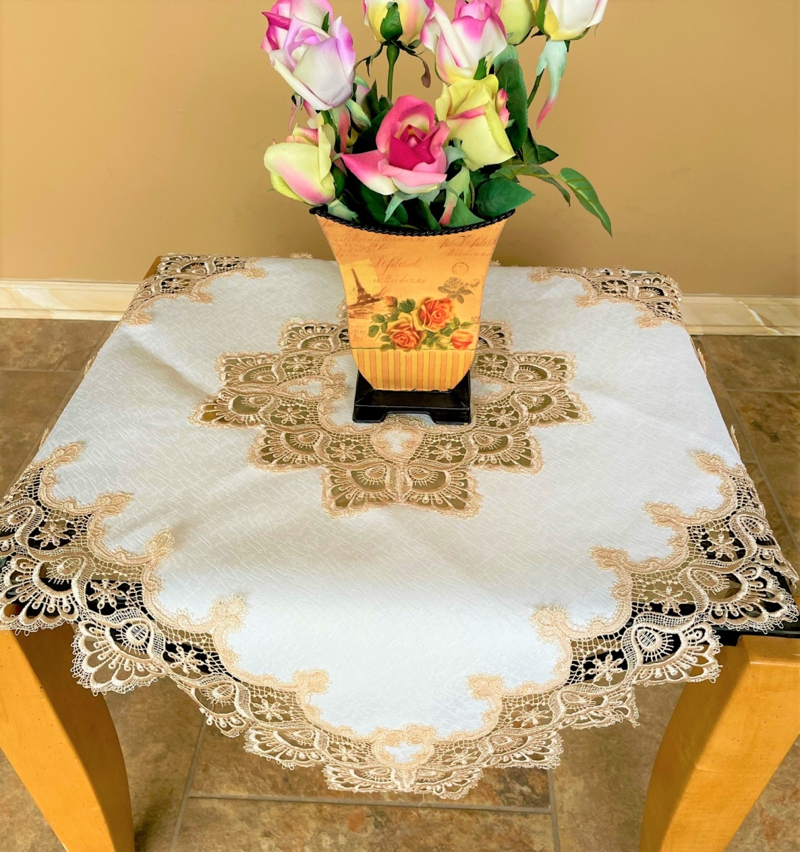 Picture of Sinobrite H8139-F2-34x34SQ 34 x 34 in. Gold European Lace with White Antique Fabric Square Table Topper