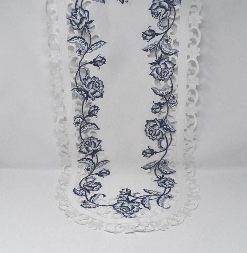 H8459-14x28 14 x 28 in. Blue Rose on White Fabric Table Runner