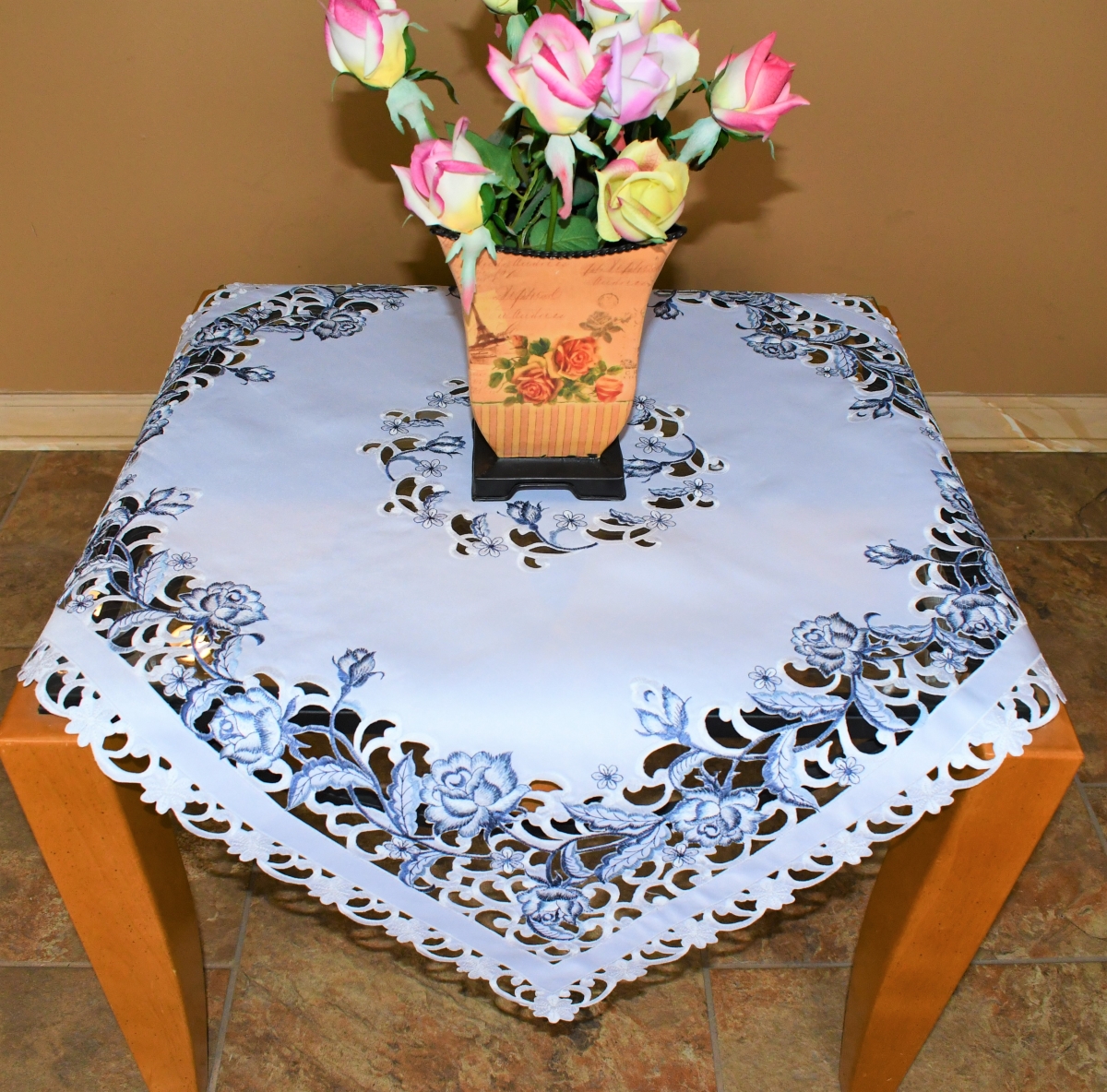 Picture of Sinobrite H8459-34x34SQ 34 x 34 in. Blue Rose on White Fabric Square Table Topper