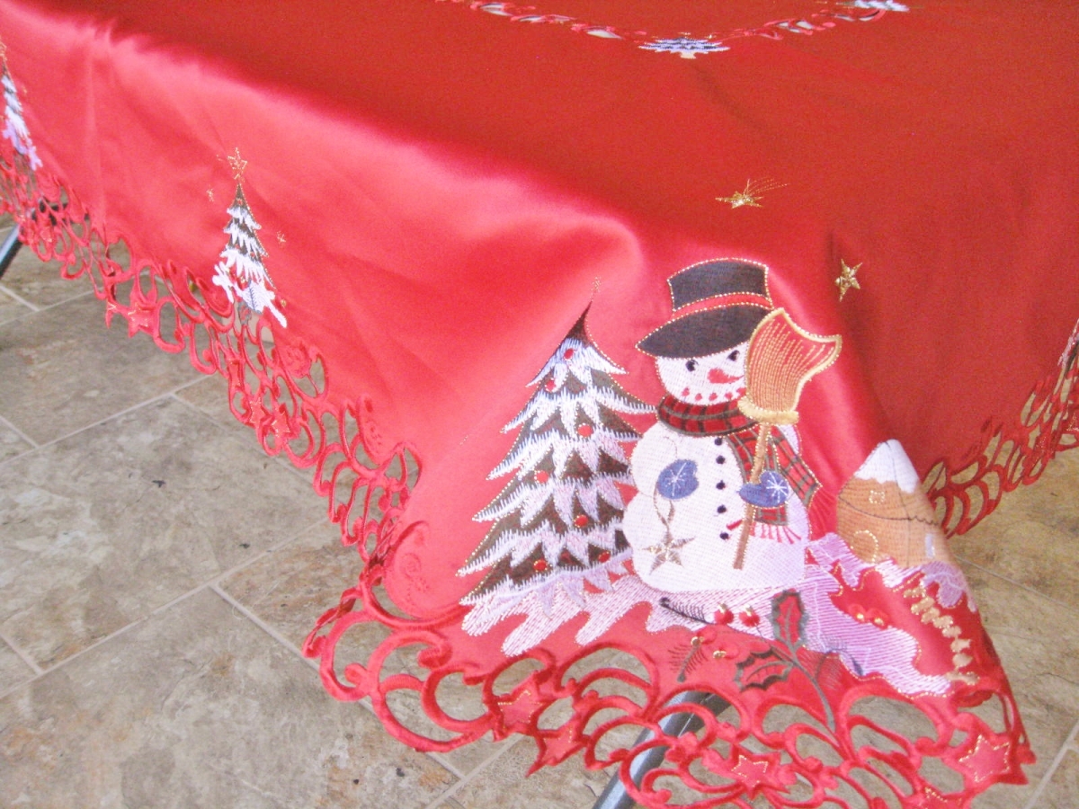 68 x 104 in. Snowman on Red Fabric Tablecloth