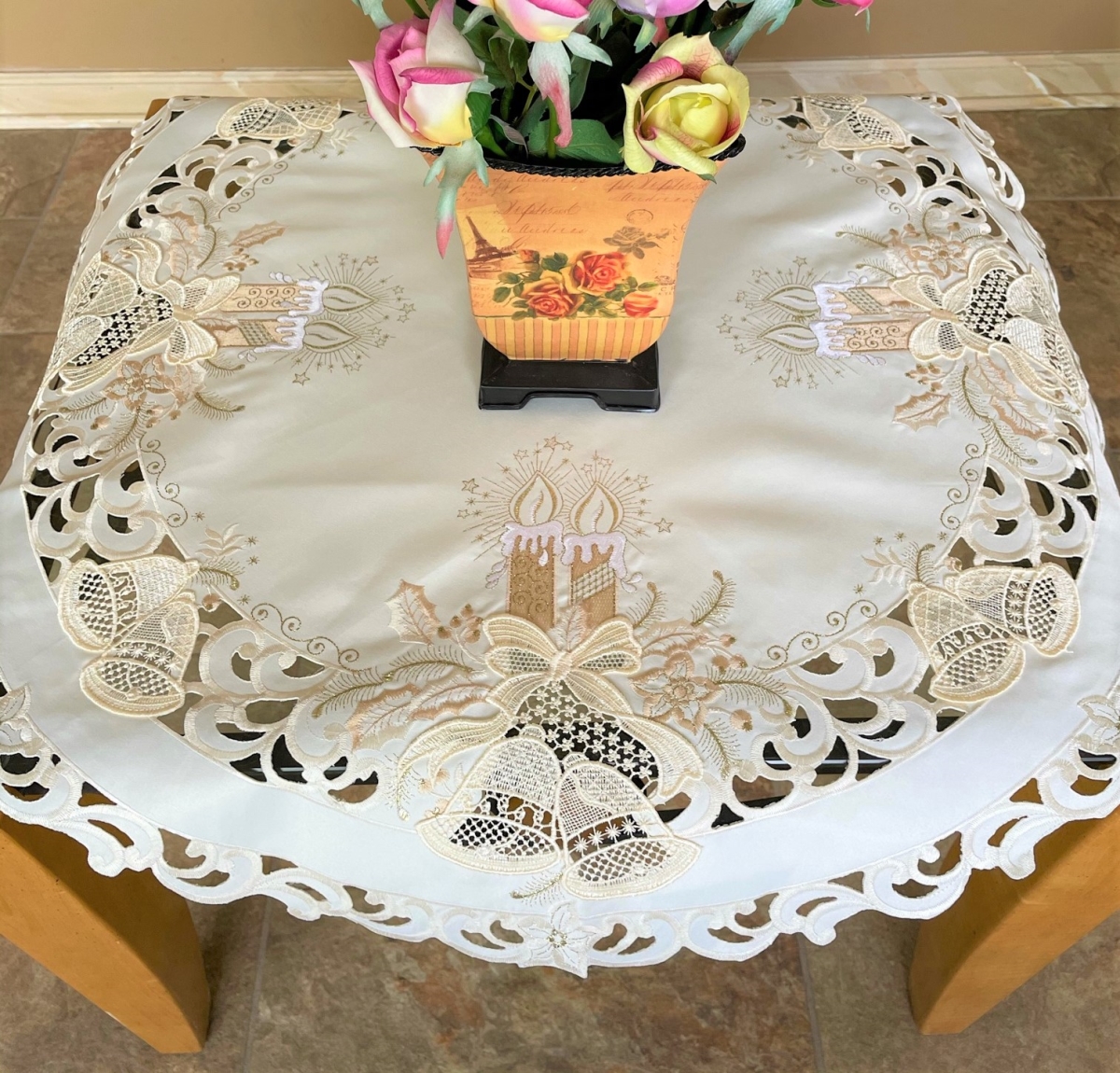 Picture of Sinobrite H8675-E-34x34RD 34 x 34 in. Gold Candle & Bells Round Table Topper