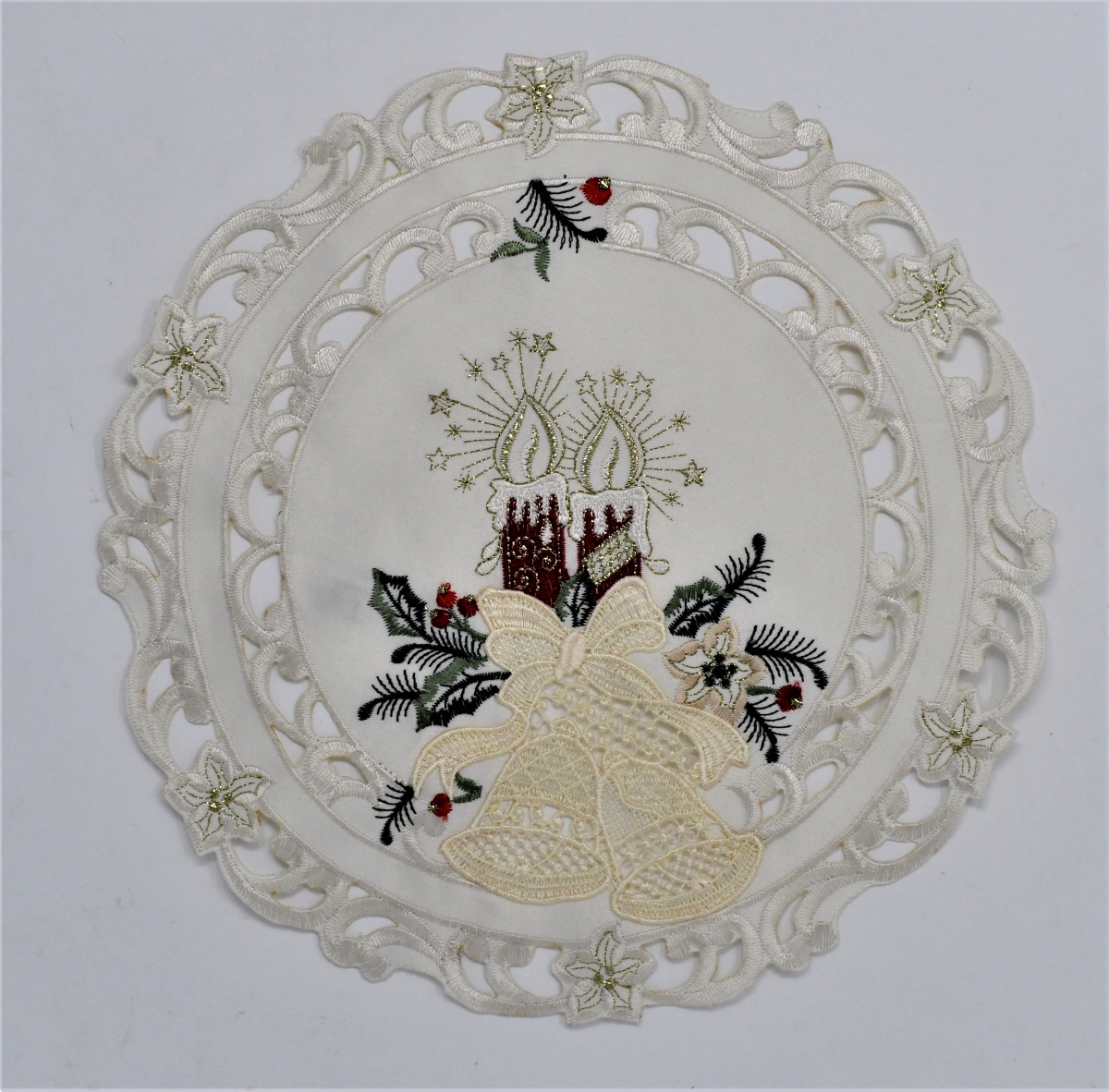 H8675-R-024 24 in. Red Candle & Bells Doily