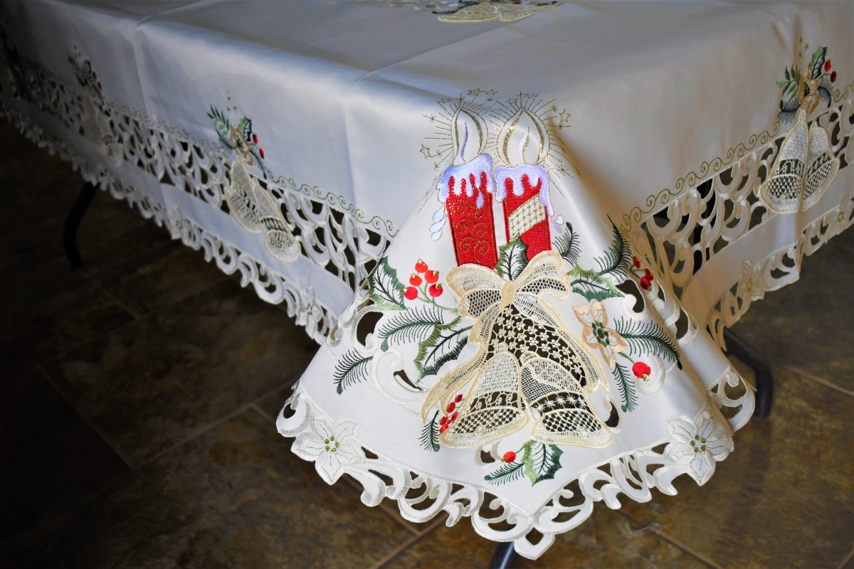 H8675-R-68x68 68 x 68 in. Red Candle & Bells Tablecloth