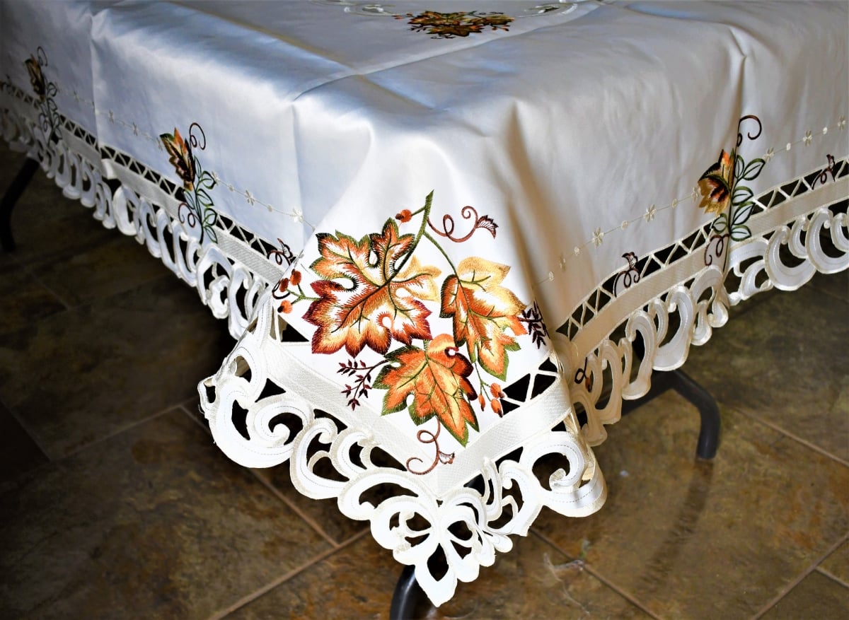 H9036-68x126 68 x 126 in. Fall Leaf on Cream Fabric Tablecloth