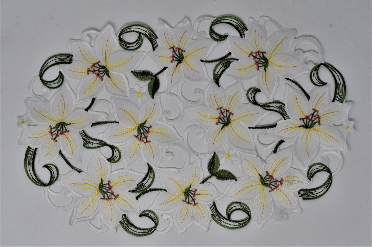 12 x 18 in. Lily on White Fabric Placemat