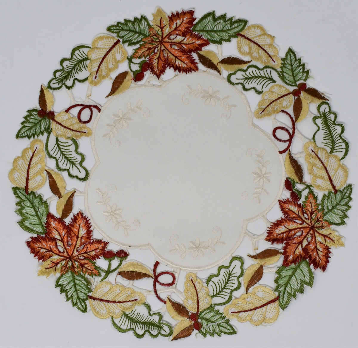 H9118-024 24 in. Multicolored Autumn Leaves Doily