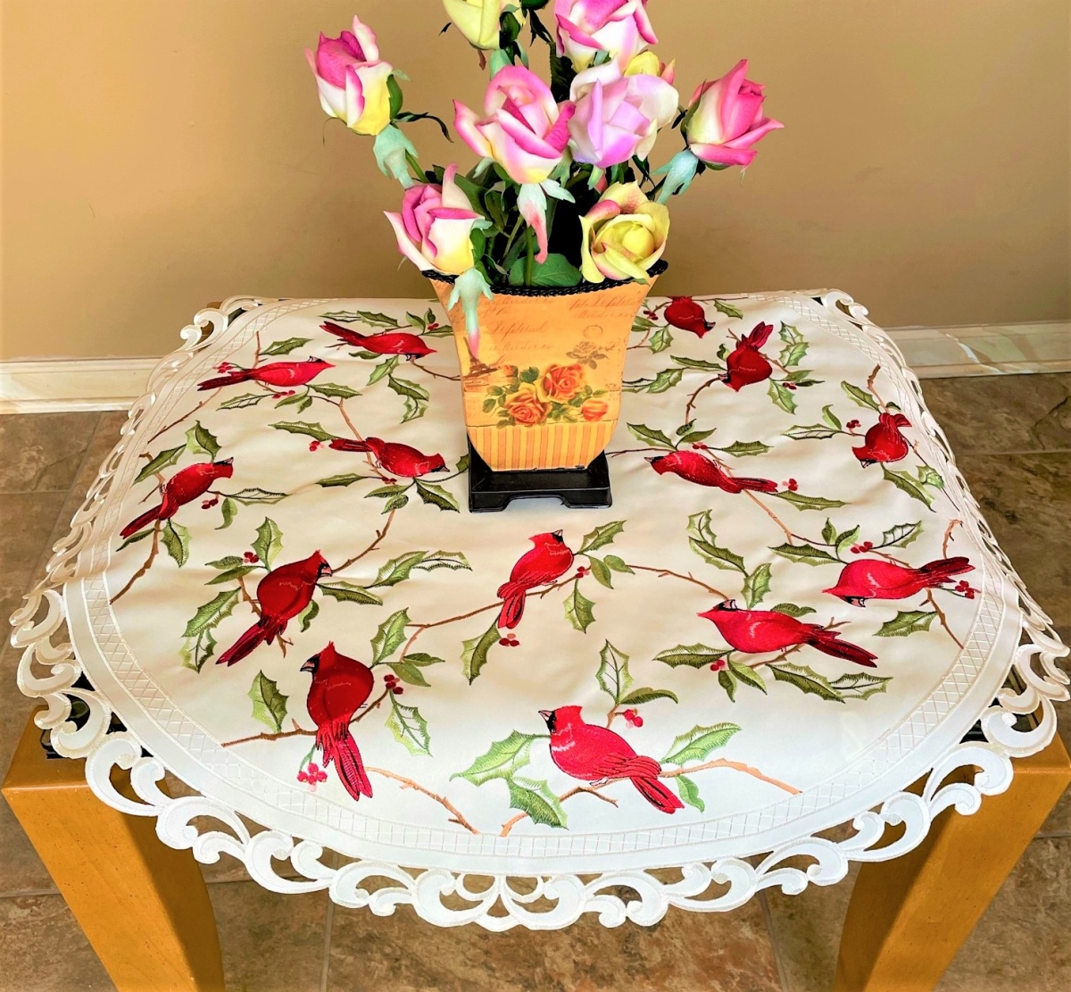 H9368-34x34RD 34 x 34 in. Cardinal on Holy Round Table Topper