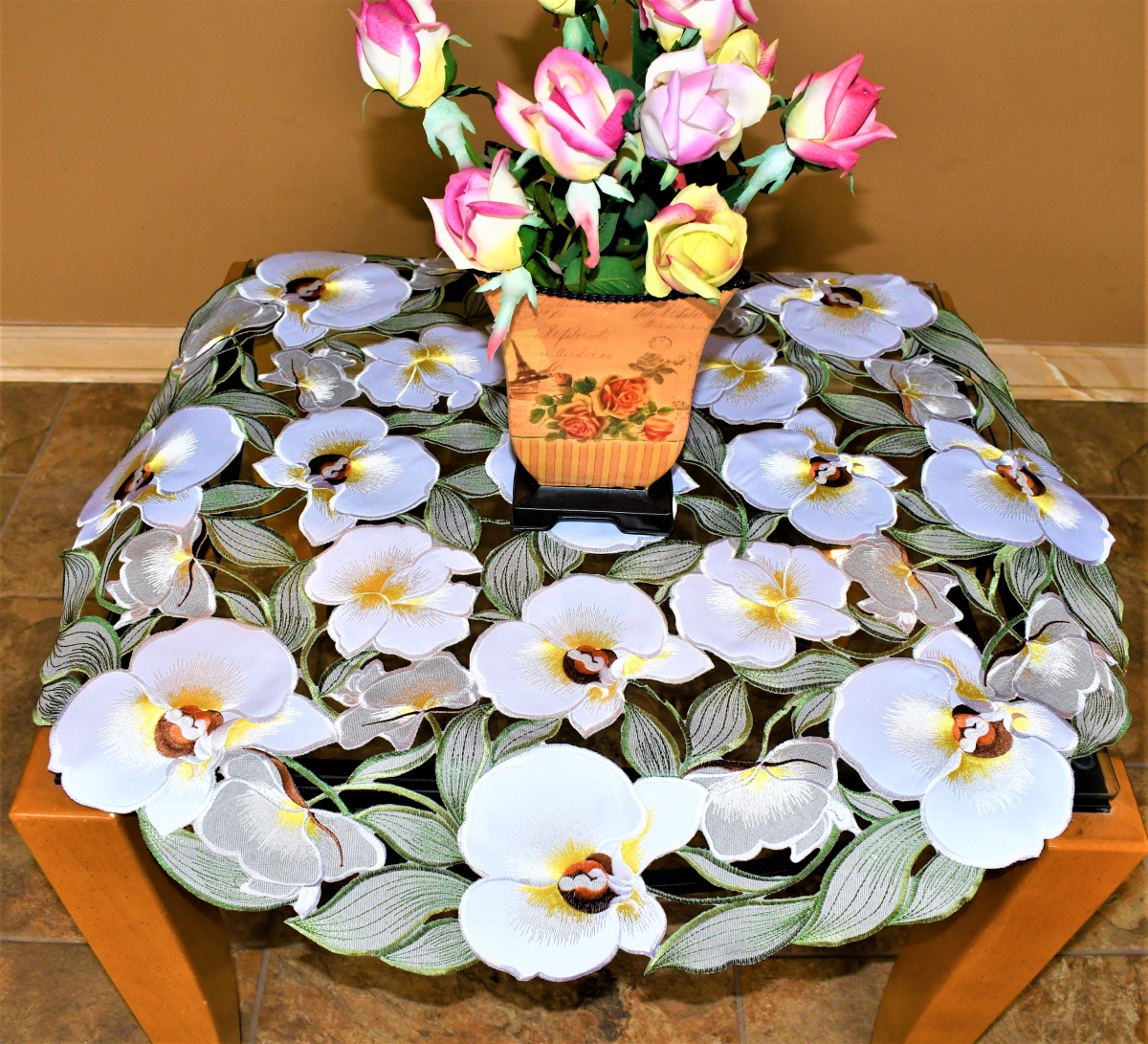 H9418-34x34RD 34 x 34 in. Elegant Orchid Round Table Topper